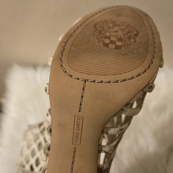 VINCE CAMUTO Women's  Gray Beige Snakeskin Caged Stilettos Size 6 1/2 M-36 1/2 - Picture 8 of 15